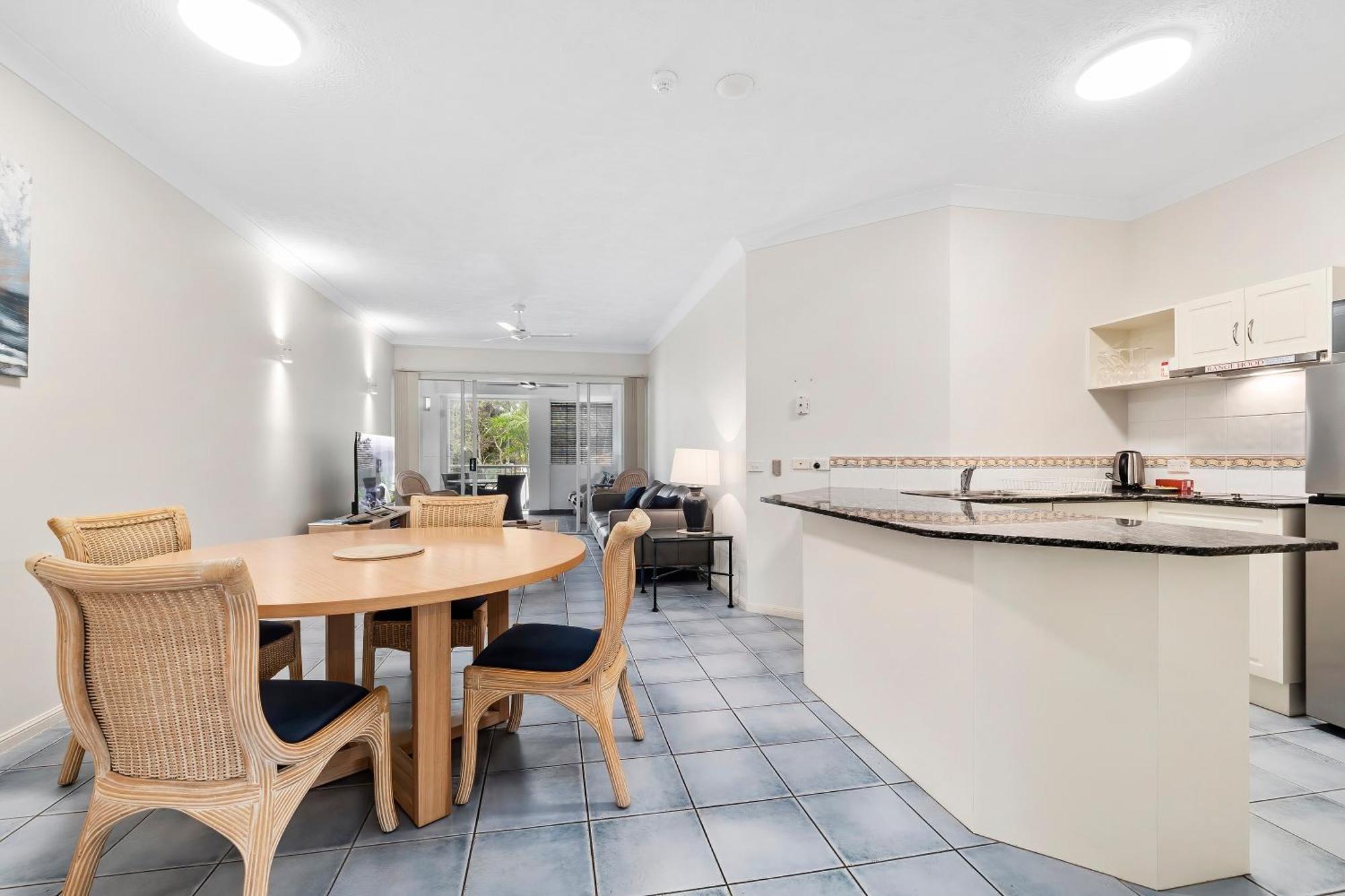 Alassio Beachfront Apartments Palm Cove Zimmer foto