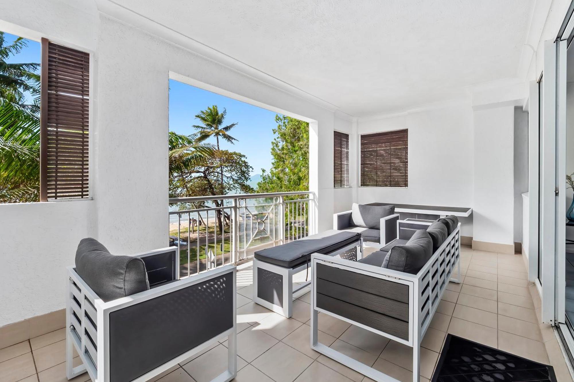 Alassio Beachfront Apartments Palm Cove Zimmer foto