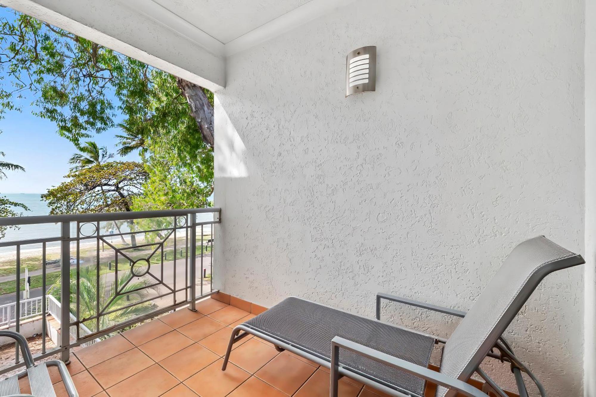 Alassio Beachfront Apartments Palm Cove Zimmer foto